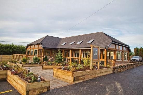 Chic 2 Bed Peak District Cottage Barn Near Alton Towers, Polar Bears, Chatsworth House Leek Ngoại thất bức ảnh